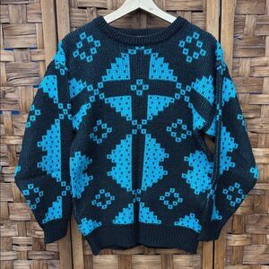Vintage Men's Black and Blue Geometric Sweater